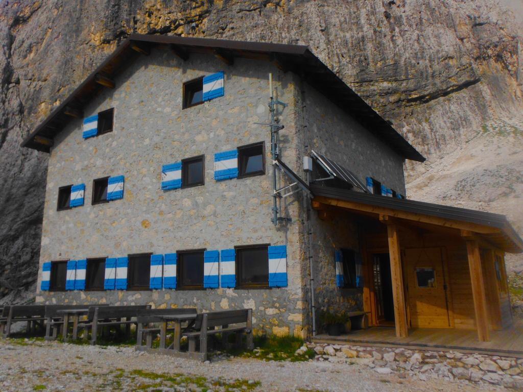 Hotel Rifugio Velo Della Madonna Sankt Martin am Sismunthbach Exterior foto
